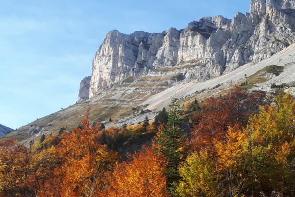 Micro-aventure automnale à Gresse-en-Vercors : 2 jours en pleine nature et sans voiture !